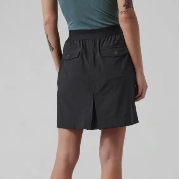 New Athleta Vienna Cargo Skort Size 2 - Picture 3 of 13